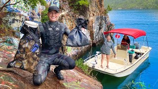 Scuba Diver Breaks Record: Unbelievable Finds at 30ft Deep Underwater!