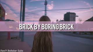 Brick By Boring Brick//Paramore//Traducida al español