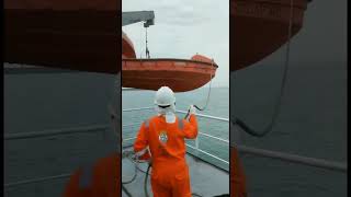 DRILL🚤 RESCUE BOAT LOWERING #shorts #drill #rescueboat #seaman #ship #fypシ