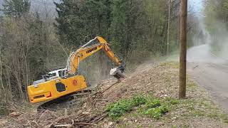 NEW LIEBHERR R922 clearing a wood part 3 - San Giovanni d'Antro, Italy