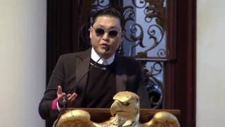 "Gangnam Style" Singer PSY Visits Harvard