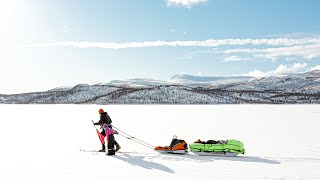 Mina (5) og Pappa går Finnmark på tvers