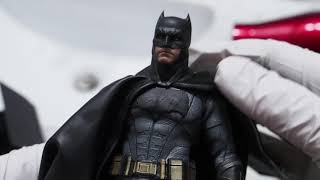 Modification Not Monday - Muff Toys Affleck head sculpt set B on Mezco Snyder Batman Figure