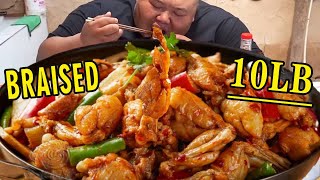 Brother Monkey challenge to eat “Carb Bomb” and 10 chicken legs！