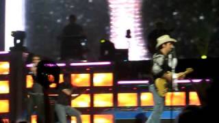 Brad Paisley - Alcohol - Feat Crystal+Dierks Finale Anticks