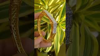 *Gold plated bangle with jarao zirkon work💖💞.....openable for 2.4 to 2.8....03402004567