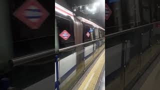 Metro de Madrid serie 8.400 cruce en Principe Pío