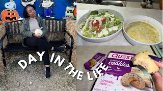 Trader Joes shop w/me+ haul, What I've been eating lately + Trying the Birthday cake Quest Cookies!