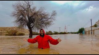 Terrible hail storm!! It is now affecting the entrance to Wadi Mistal in the Wilayat of Nakhl