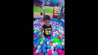 ADEK ZHAFRAN MAIN DI PLAYGROUND BSM