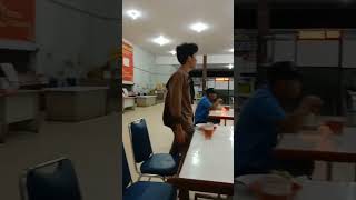 Rumah makan Paling banyak bangkunya "adalah RM bus malam"