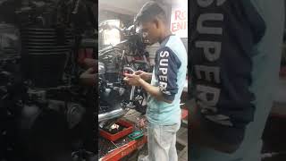 Royal Enfield Metor 350cc Engine Oil Change #shorts #ytshorts #vairalshort #vairalshort #SAMAUN_RK