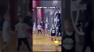 the guy in the back emoting with him😂 #basketball #funny #kids #meme #emote #funnyvideos