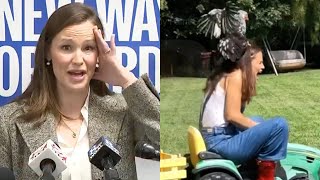 Jennifer Garner Calls 'Men For Kamala' Sexy, Gets Attacked By A Chicken