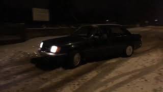 Mercedes W124 200d automat snow drift