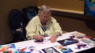 Pat Carroll signing autographs, Ursula from Little Mermaid - TopSignatures.com