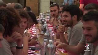 Tele Idea - Pienza cena della vittoria in Piazza Pio II