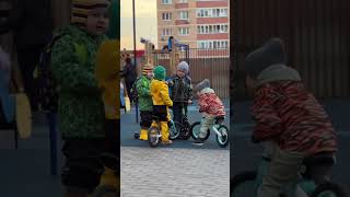 Покатушки во дворе #bycicle #беговел #коммунарка