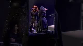 SIMONE SIMONS e CRISTINA SCABBIA juntas em show do EPICA (por Yasmin Cruz) | @bangersopenair