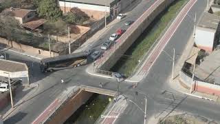 PERSEGUIÇÃO POLICIAL EM MONTES CLAROS MG. 2 homens furtaram veículo roubado.