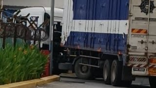 truck making tight turn on residental street।। ट्रक फस्यो yekdam saano Turning ma ।। long trailer