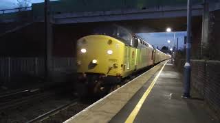 Colas 37521 and 37099 idle and thrash past Stowmarket working 1Z97: 09/01/2019