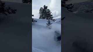 Huge cliff drop! 🏂 #snowboarder