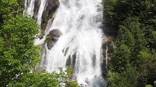 Cascata di primavera