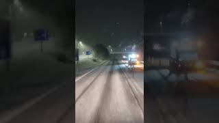 Truck SMASHING SNOW / Just Driving Home for X-mas 🎄🎄🎄