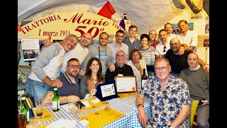 Consegna ricordi a Miriam e Sergio, pranzo di SEI DEL BAR NECCHI SE 29-10-2022 a  Firenze