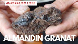 Almandin Granat aus Deutschland - Schmuckstein aus Mineralien Sammlung