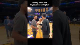 Bronny James and Bryce James having fun w/ their mom Savannah James #bronnyjames #shorts #shortvideo