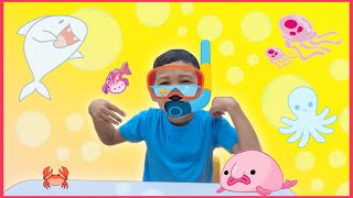 Nolan Pretend Play Underwater Flashlight Craft Adventure