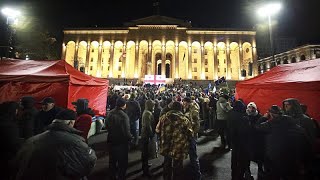 Протесты в Тбилиси: "Выборы сфальсифицированы"