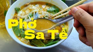 Eating Pho in Vietnam ft. creamy peanut-based broth?! MUST TRY Phở sa tế (Satay) 🤤