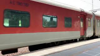 02431 TVC-NZM RAJDHANI SPECIAL EXPRESS RUNNING WITH BRC WAP-7 Akshdeep loco.