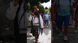 Këshilla nga Jack Sparrow me Sazan #fypshqip #fyp #sazan #liburn #viral #viralvideo #vlora