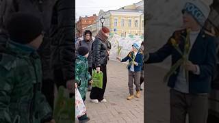 Костромичек поздравили с 8 марта #кострома #8марта