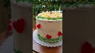 Cool cake with gelatin candies