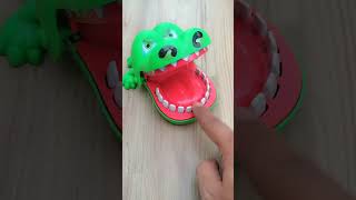 pull the crocodile #shorts #asmr #asmrsounds #satisfying #trending