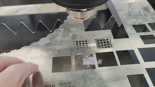 Fiber laser cutting machine cutting and proofing