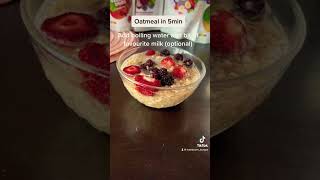 Oatmeal with freeze dried berries