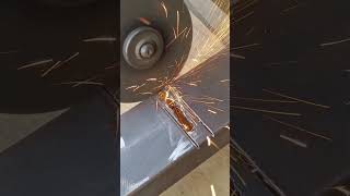 Smart welder in the work of closing large holes #weldingtipsandtricks #diy #beginnerswelder