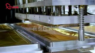 Prefabricated aluminum foil lunch box filling and sealing machine