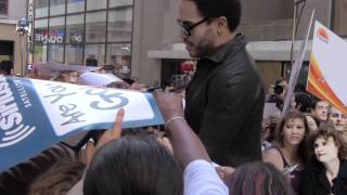 Lenny Kravitz signs autographs - at the today show