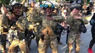 GUARDIA NACIONAL BAJA LA TENSIÓN BAILANDO LA MACARENA