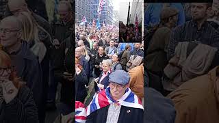 🏴󠁧󠁢󠁷󠁬󠁳󠁿Crowd Waiting Tommy Robinson March🇬🇧