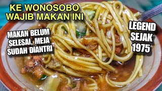 MAKAN BELUM SELESAI, MEJA SUDAH DITUNGGUIN. MIE ONGKLOK , KULINER LEGENDARIS WONOSOBO SEJAK 1975 !!