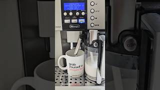 Caffelatte with DE'LONGHI PRIMADONNA ESAM6600 AUTOMATIC BEAN TO CUP MACHINE. #caffelatte #coffee