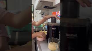 Juicing fresh apple | Tefal Frutelia juicer